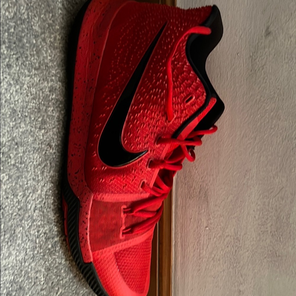 Kyrie 3’s candy apples